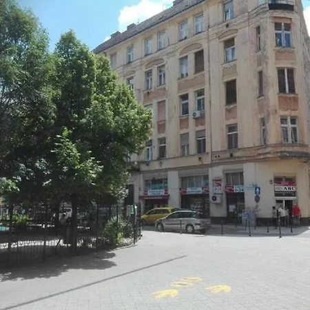A Quiet In The Heart Of The Lägenhet