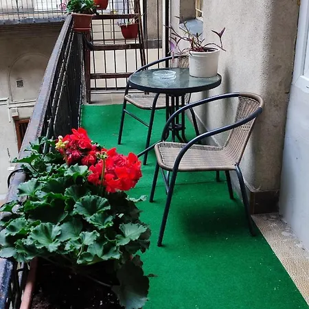 A Quiet In The Heart Of The Lägenhet Budapest