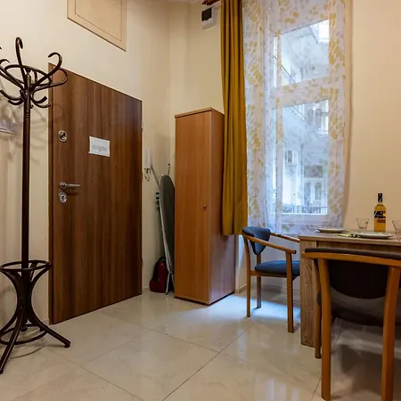 A Quiet In The Heart Of The Lägenhet Budapest